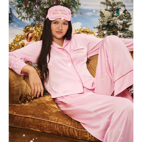 Taylor Swift three-piece pajama set. “￼You need to calm down.” - Picture 2 of 4